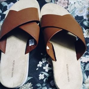 van heusen flat sandals